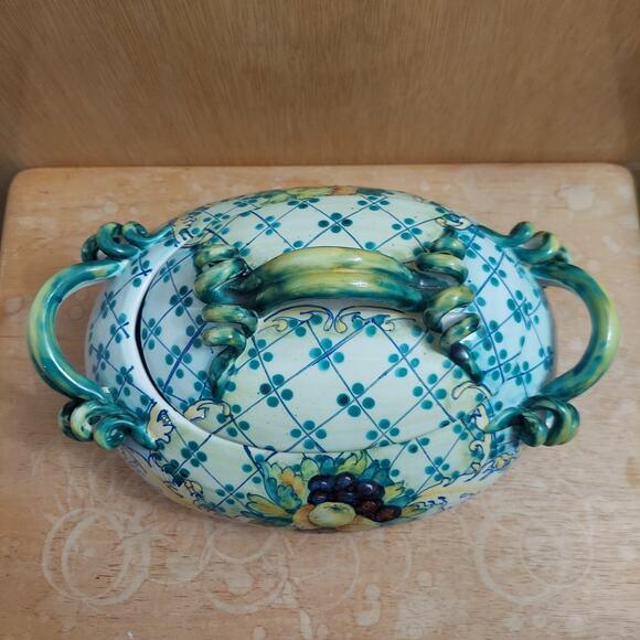 Signed "Caldmaci G" Hand Painted Majolica Soup Tureen 13"L x 9"W x 8"H - Picture 5 of 8